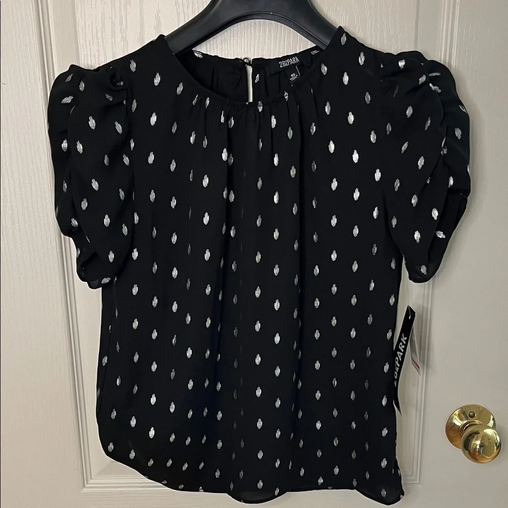 28th and Park Women’s Black and Silver Blouse - Picture 2 of 6